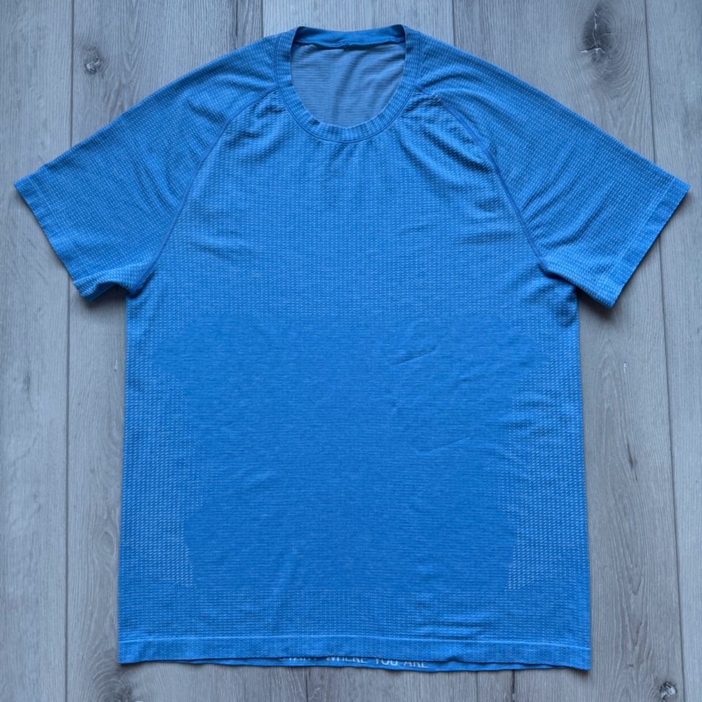 lululemon Metal Vent Tech Short Sleeve.
Size L
